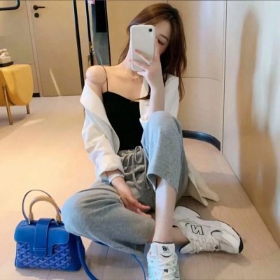 三小一家人